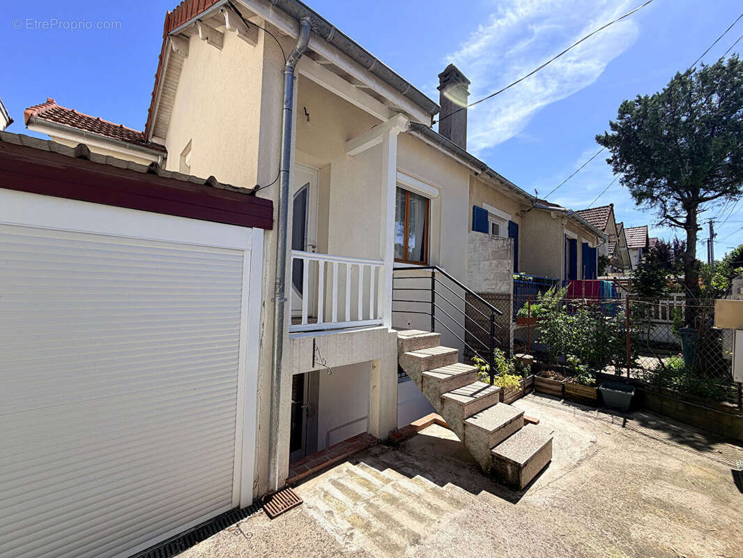 Maison à SARTROUVILLE