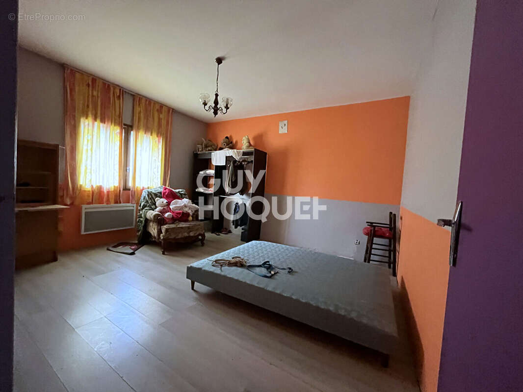 Maison à MONTIGNY-LA-RESLE