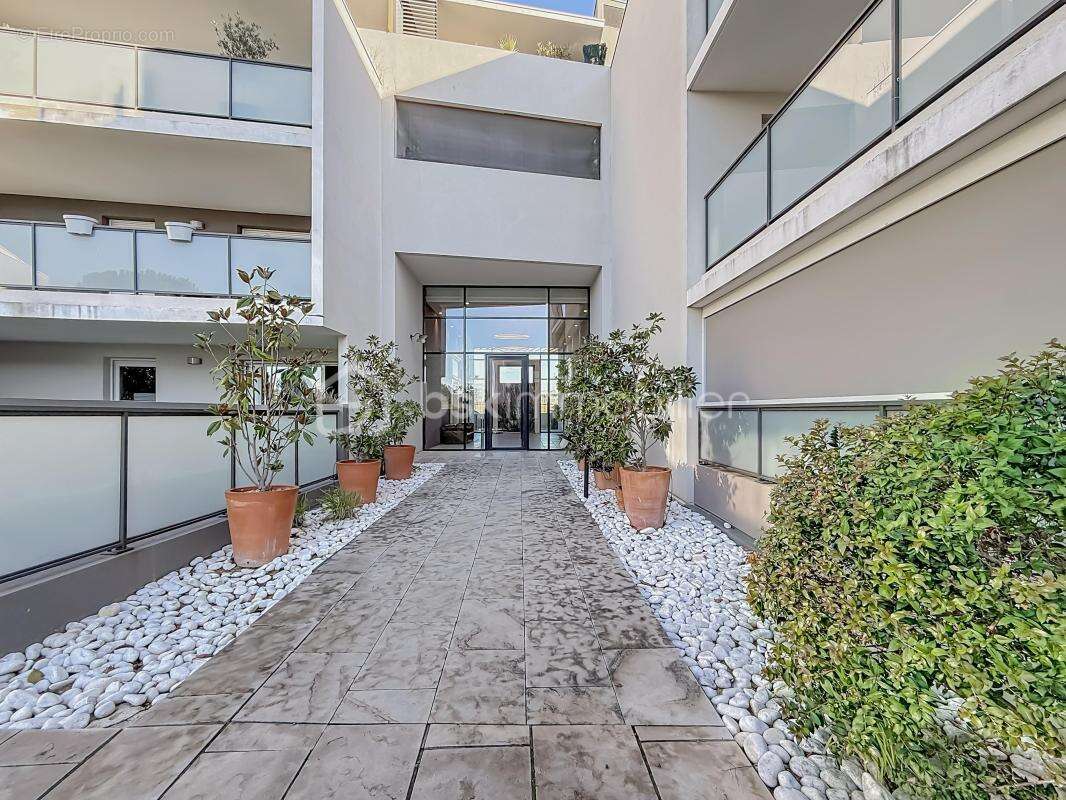 Appartement à LATTES