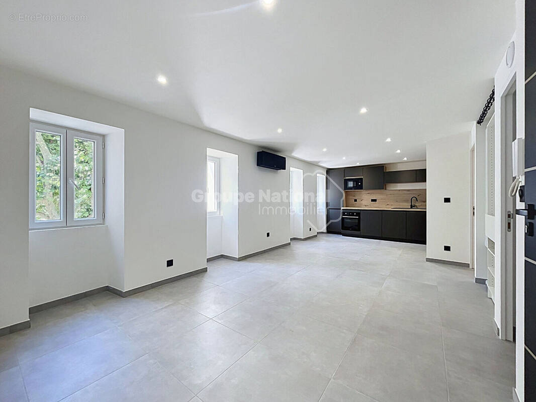 Appartement à AUBIGNAN