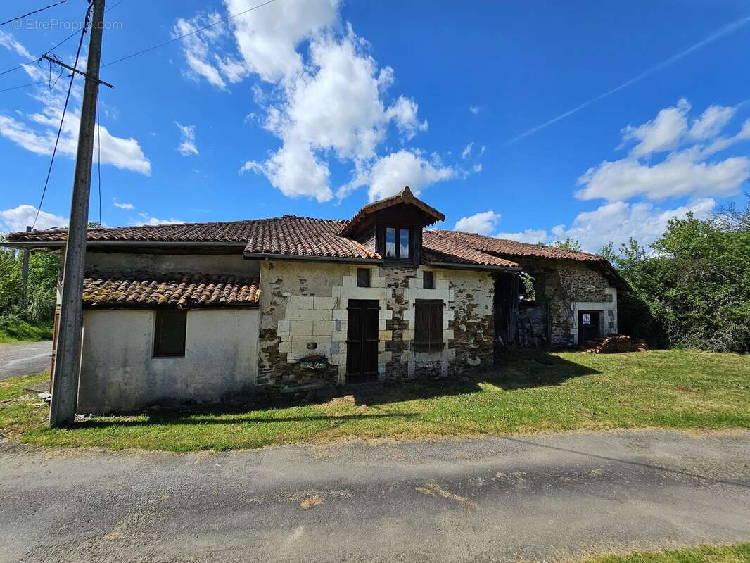 Maison à MONTEMBOEUF