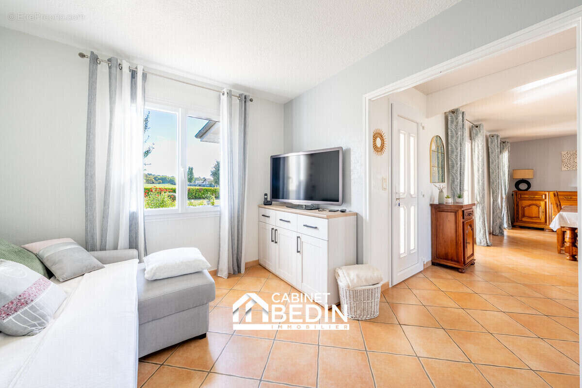 Maison à BELLEBAT