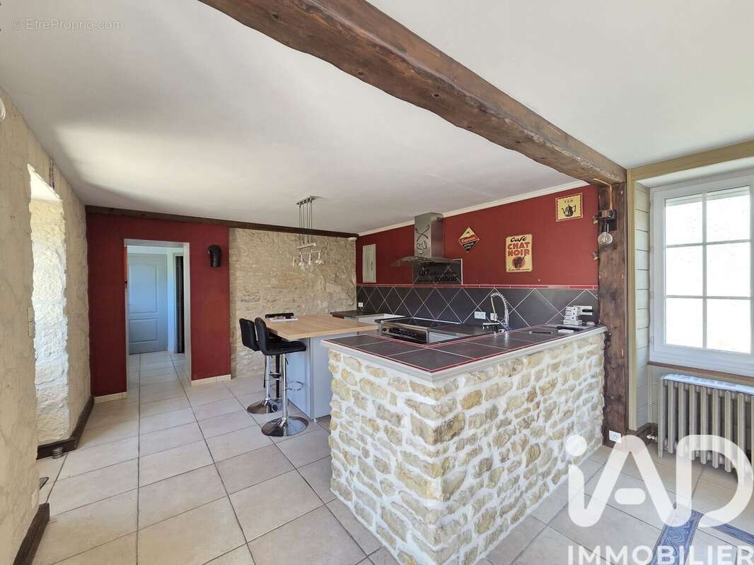 Maison 131 m² à Chabournay  - photo 3