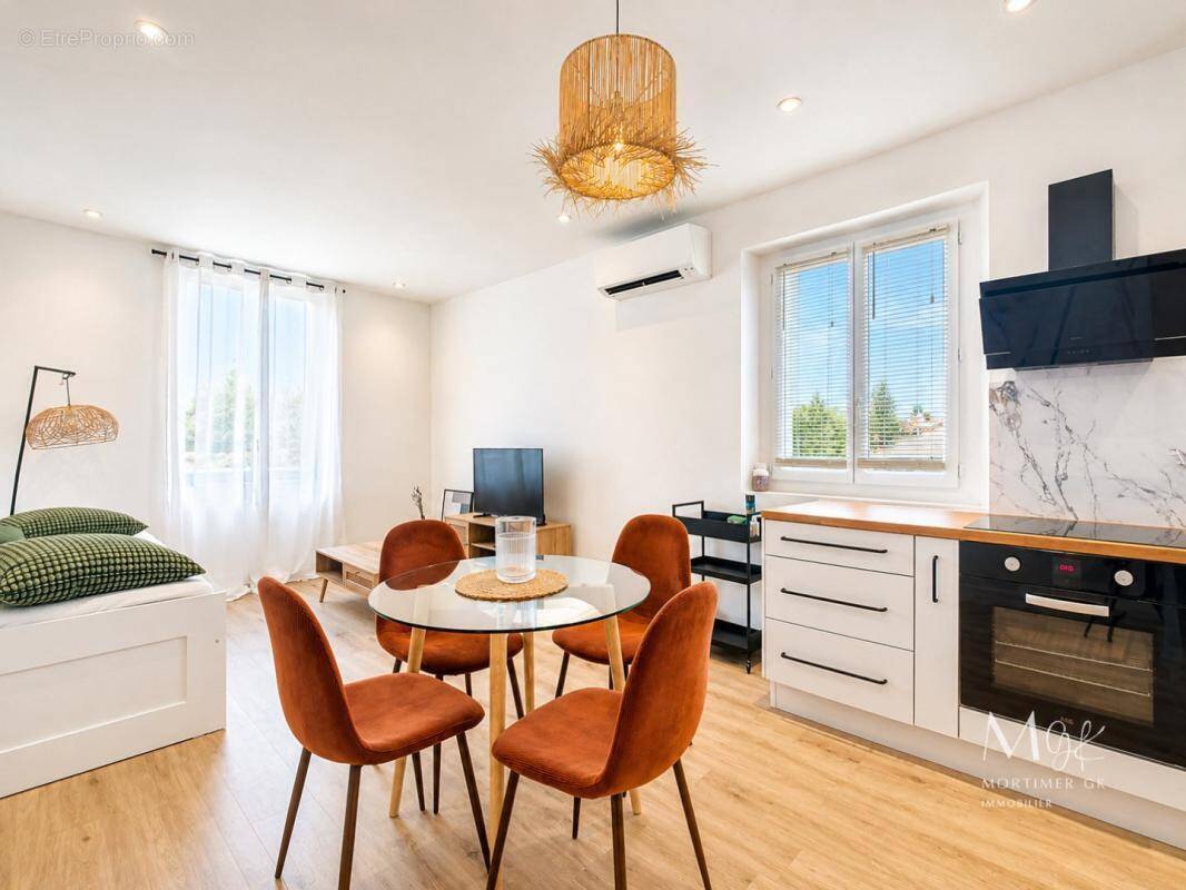 Appartement à SAINT-LAURENT-DU-VAR