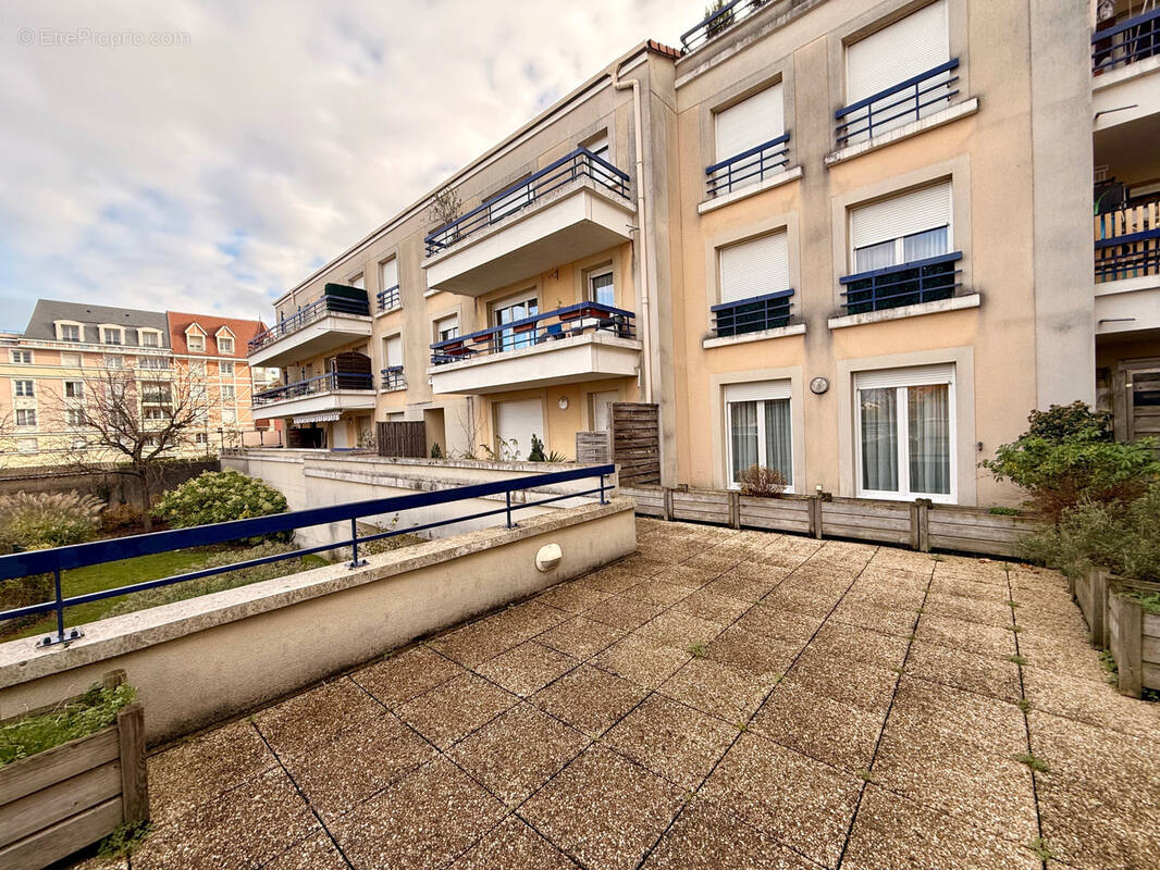 Appartement à LE BLANC-MESNIL