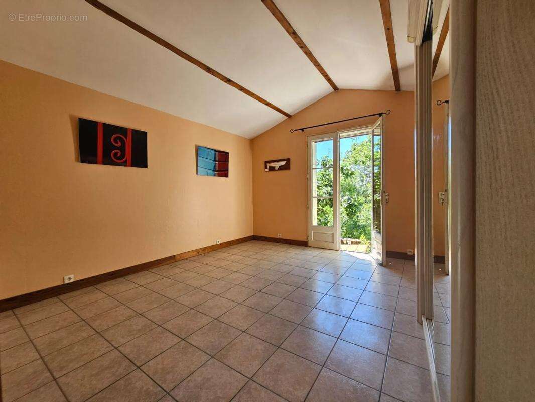 Maison de 10 pièces de 250 m² à Pardaillan - photo 9