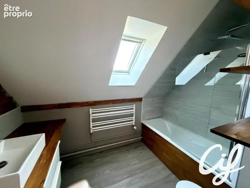 Maison T5 TOURVILLE LA RIVIERE - 101.2 m2  175 000 Euros - photo 5