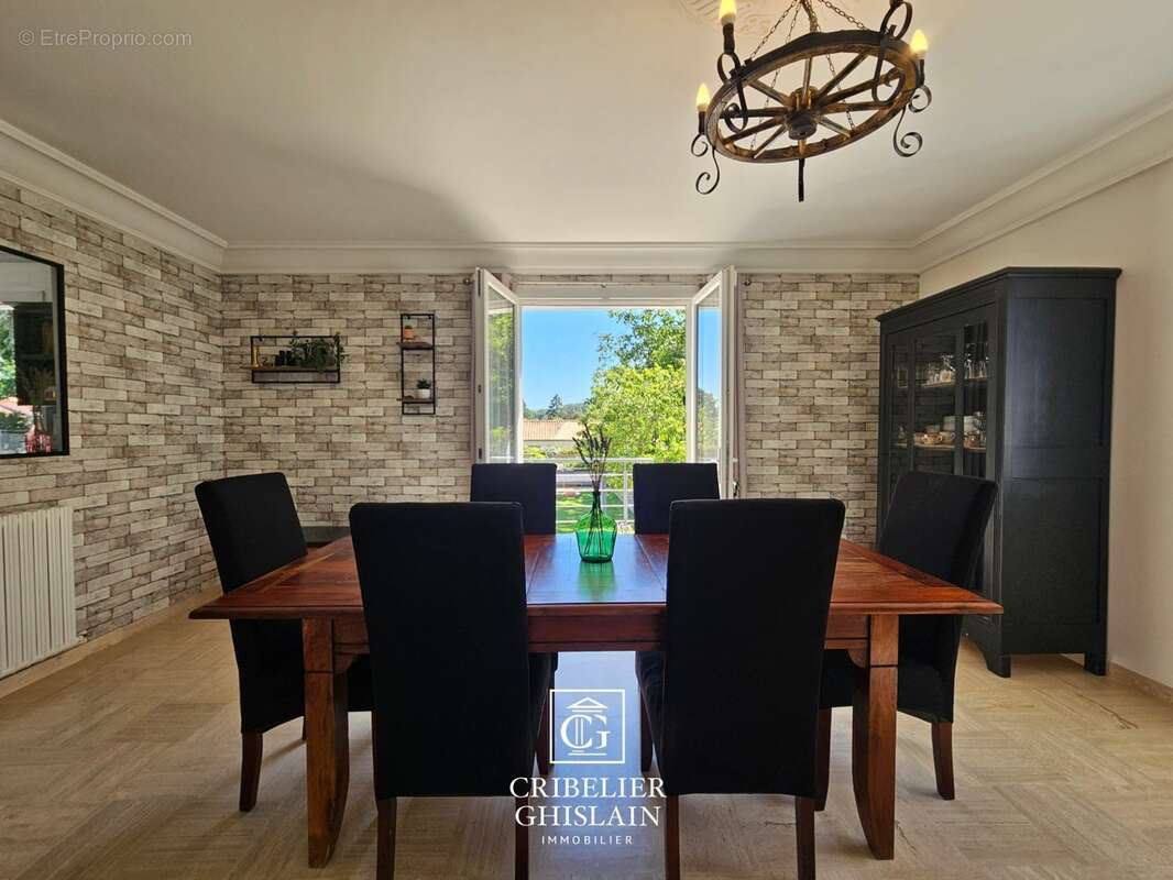 Maison familiale rénovée 240 m² – 10 pièces – 4 chambres – Essarts-en-Bocage (85) - photo 14