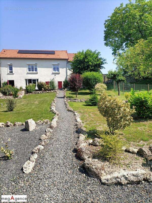 Maison 130 m², 3 chambres, bureau + sous sol, puits sur 3812 m² clos - photo 2