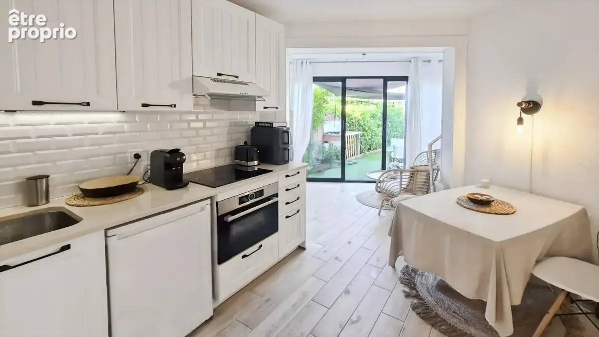 Appartement à LA LONDE-LES-MAURES