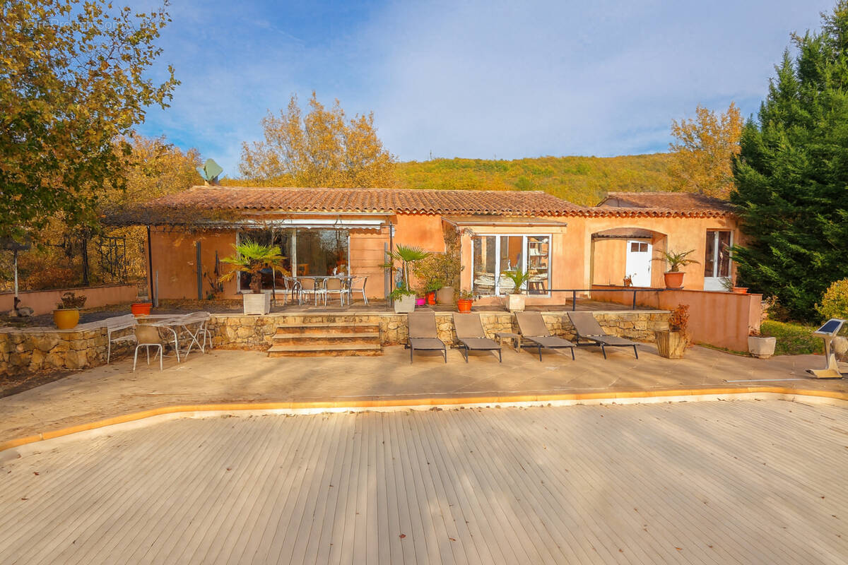 Maison à SAINT-CEZAIRE-SUR-SIAGNE