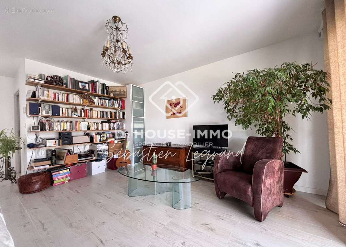 Maison à PAREMPUYRE