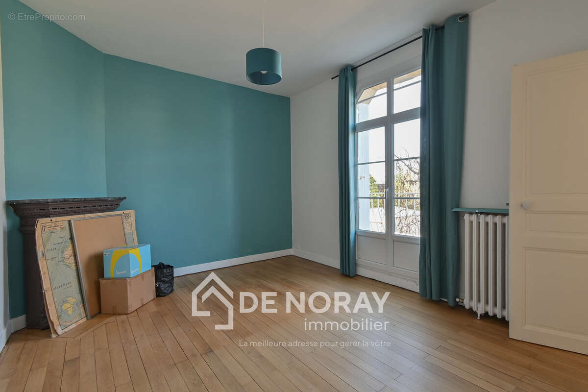 Maison à SAINT-CYR-SUR-LOIRE