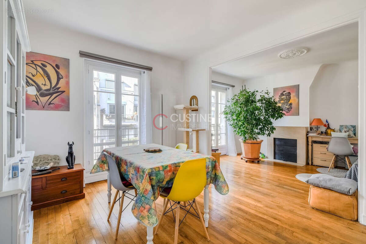 Appartement à PARIS-18E