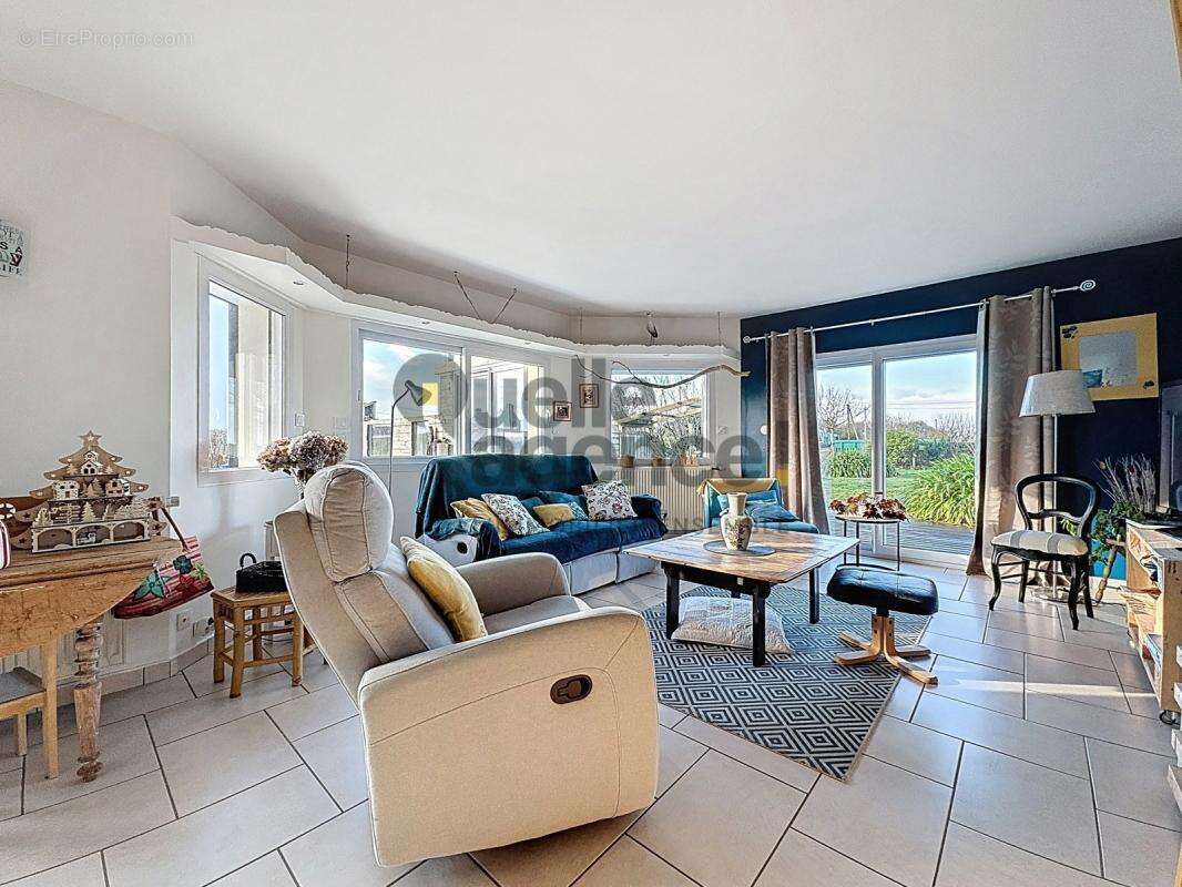 Maison à PLOUGUERNEAU