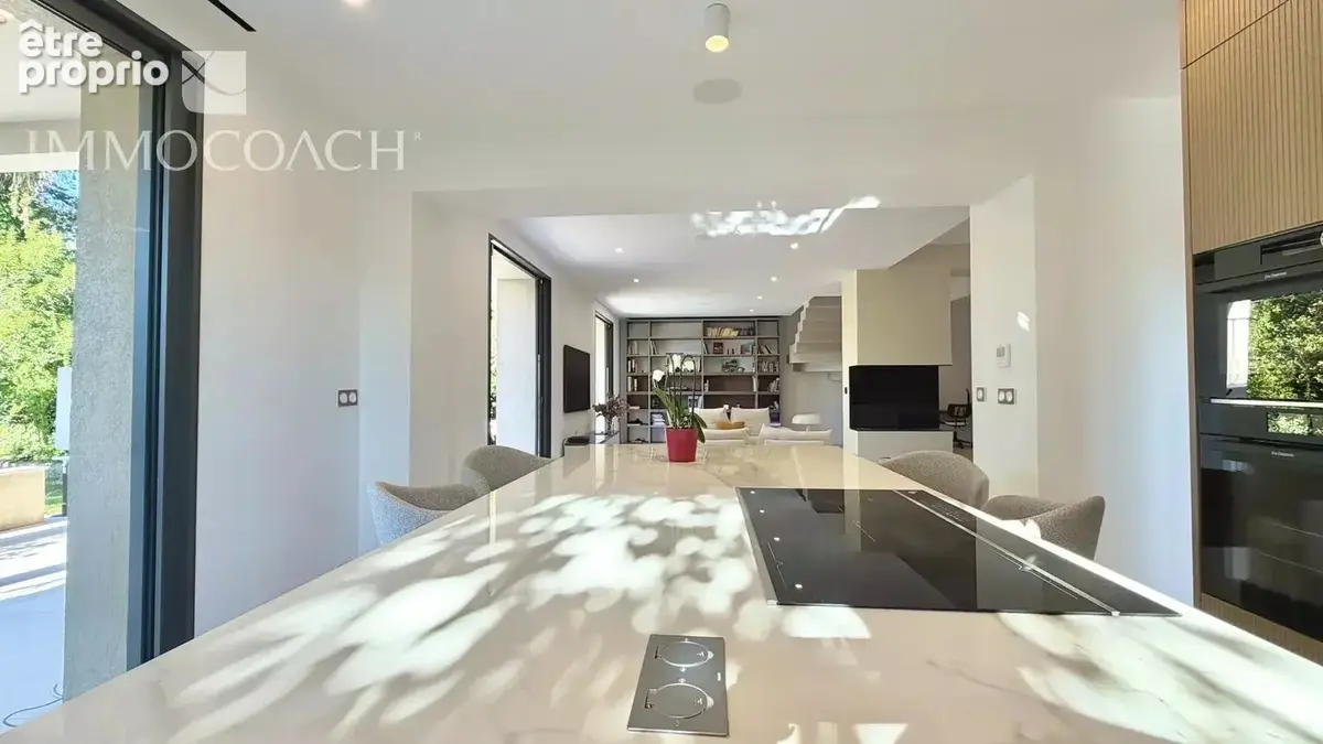 Très belle maison proche des commerces à Hyères - photo 9