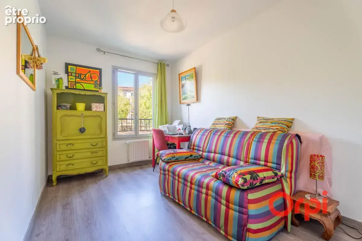 Appartement en parfait état avec terrasse et garage - photo 7