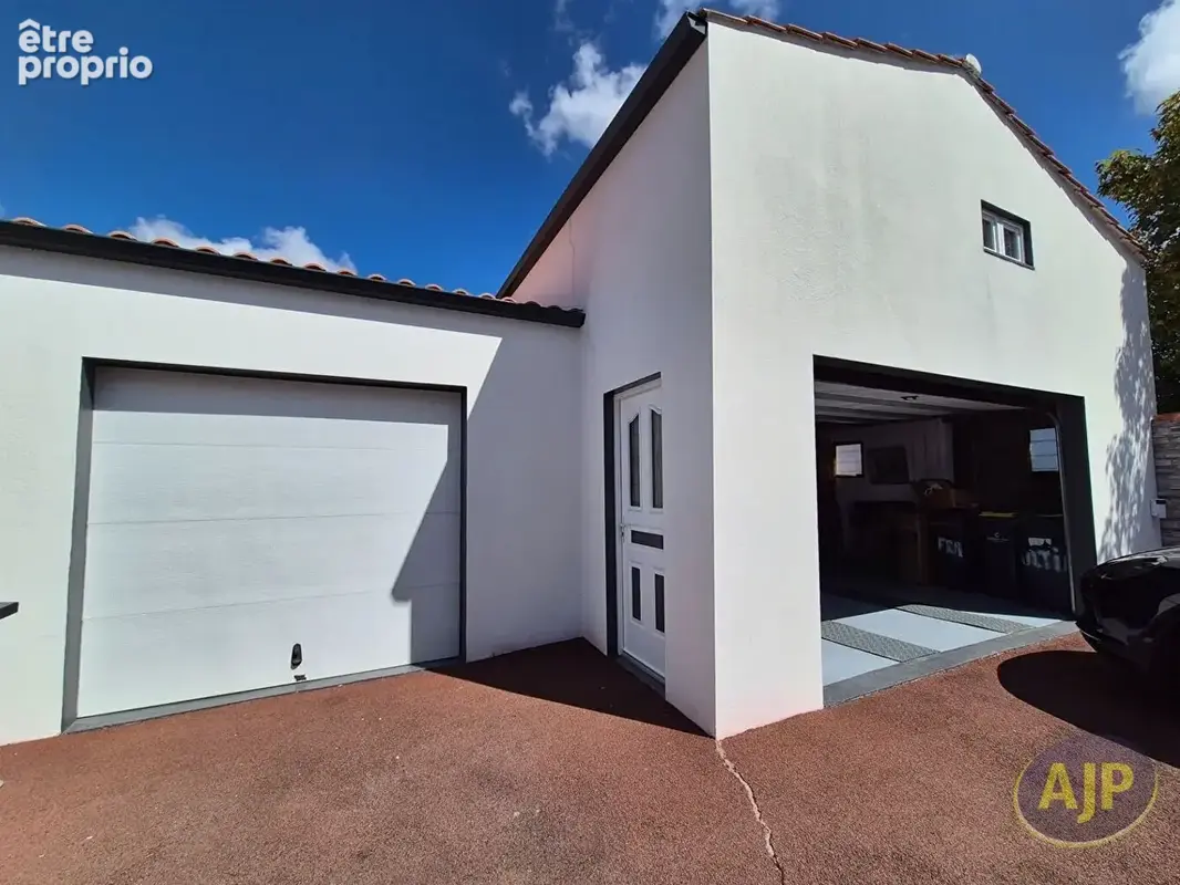 Centre ville Challans 192 m2 / 3 chambre / 2 garages / terrain 1000 m² - photo 4
