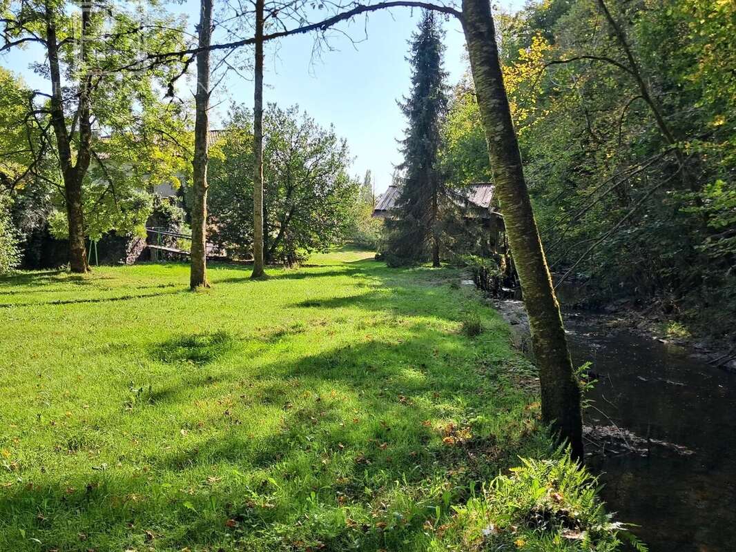 Maison à SAINT-MARTIAL-DE-VALETTE