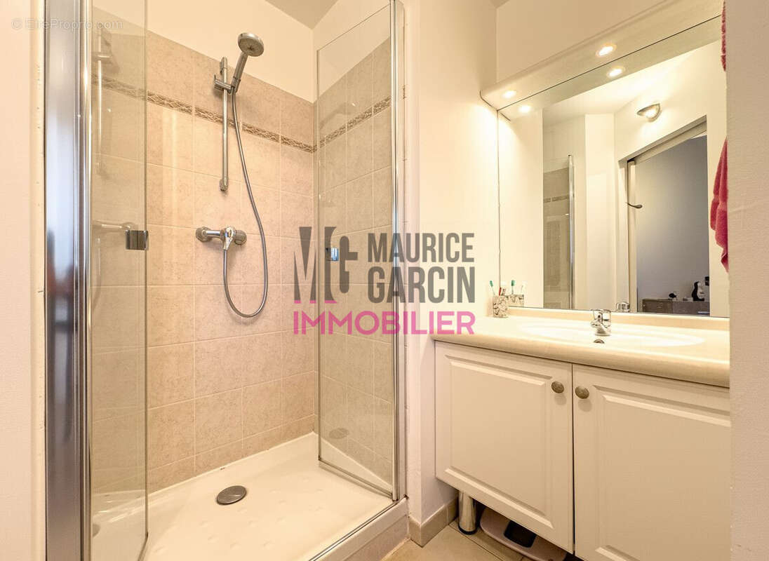 Appartement à L'ISLE-SUR-LA-SORGUE
