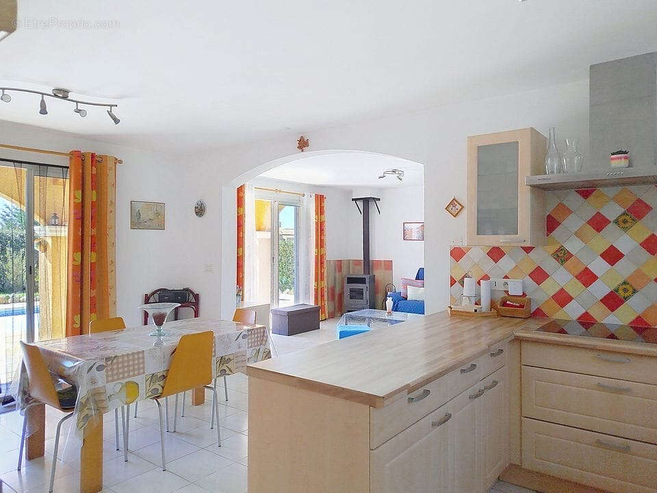 Maison à REGUSSE