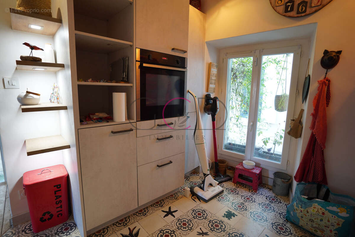 Maison à VENTABREN