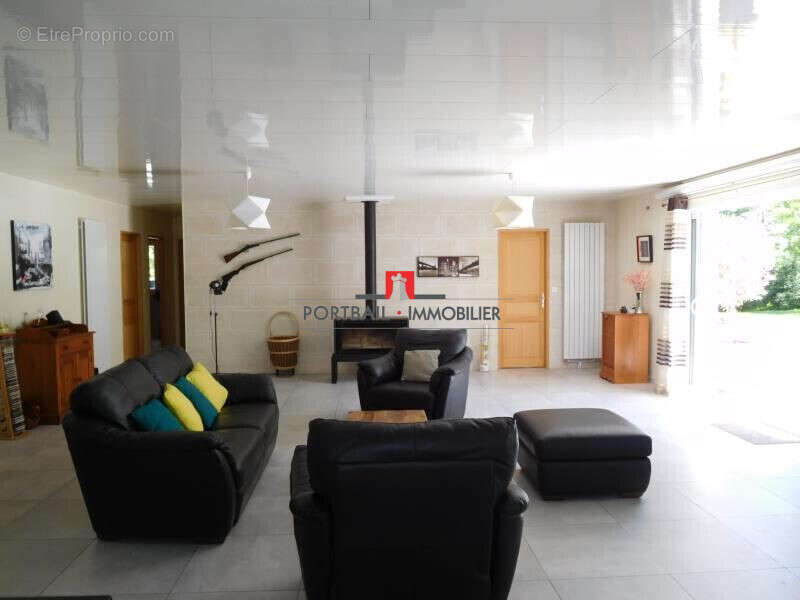 Maison 150 m² à Saint-Andre-De-Cubzac  - photo 3