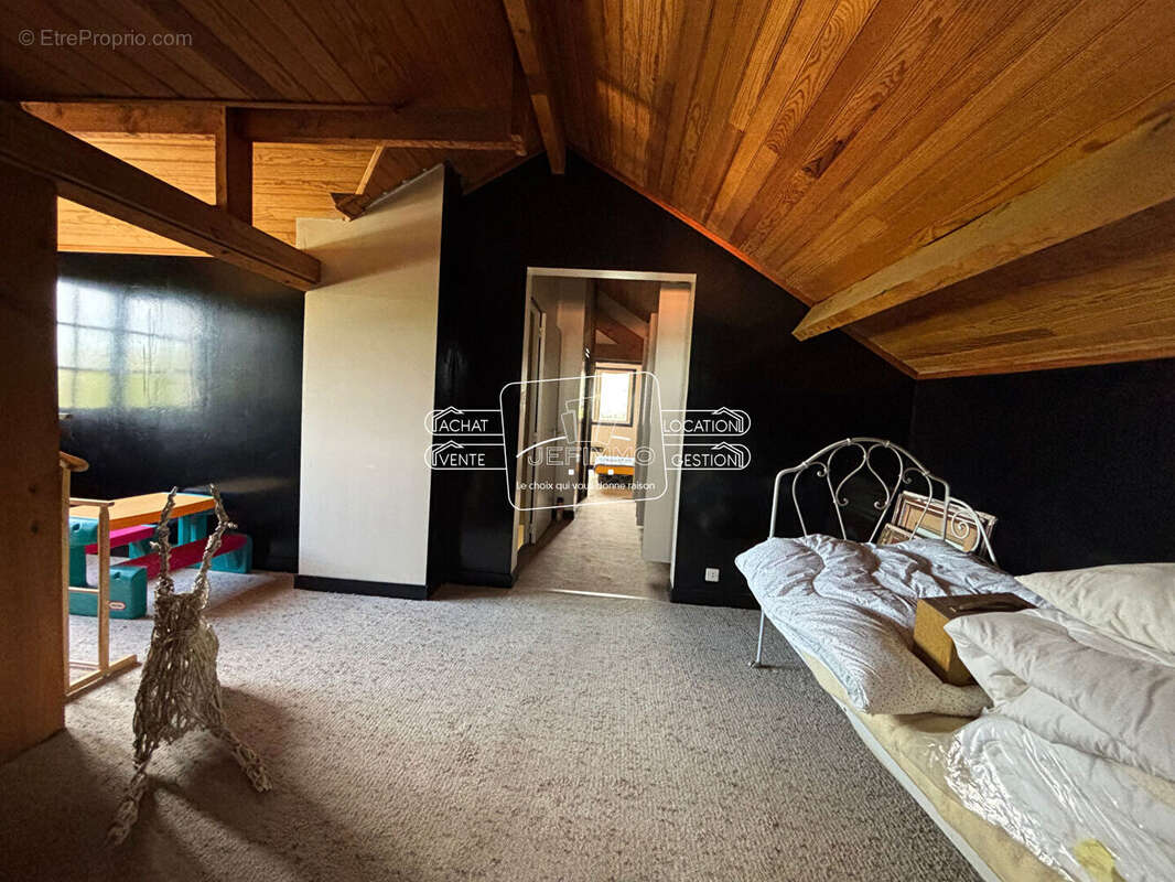 Maison à LA CHAPELLE-BASSE-MER