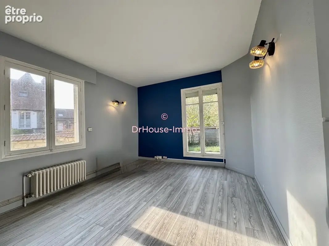 Commerce 192 m² à Compiegne  - photo 3