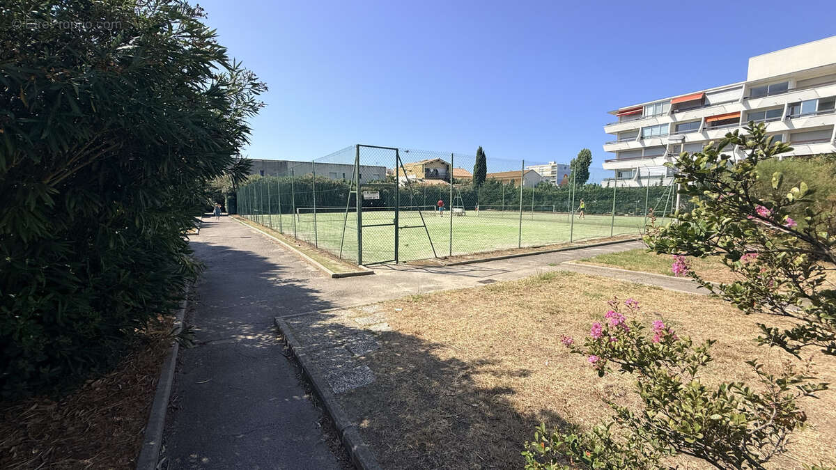 Carnon-plage f3 traversant dernier etage avec vue panoramique port et mer - photo 9