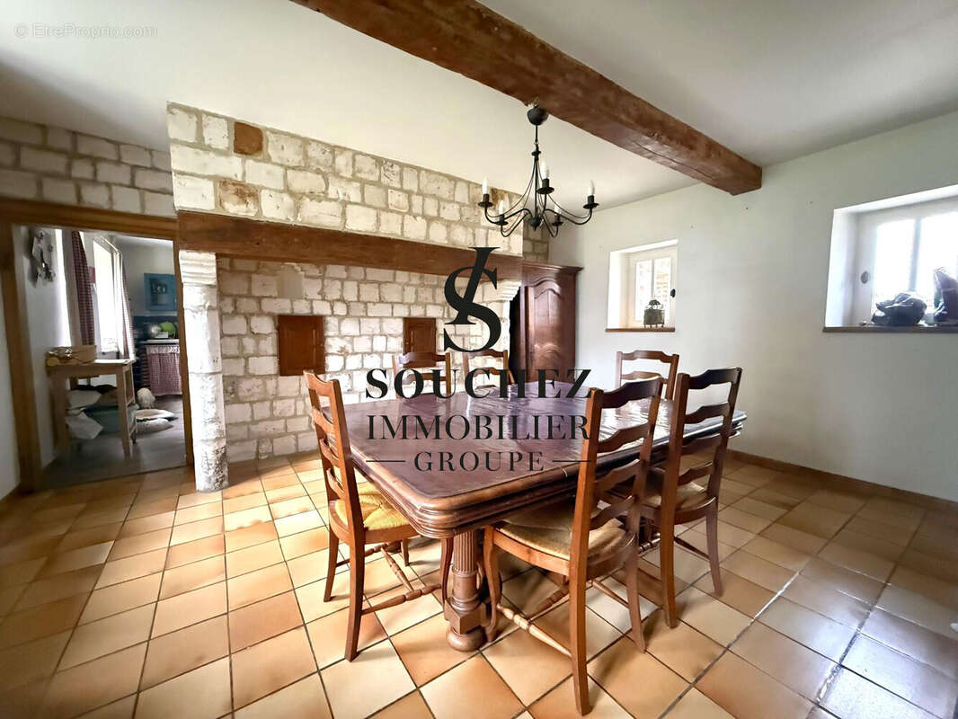 Maison à BERLES-MONCHEL