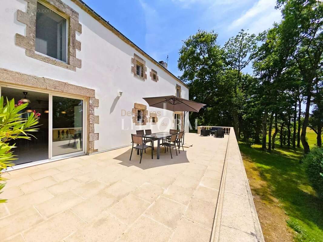 Maison à SURZUR