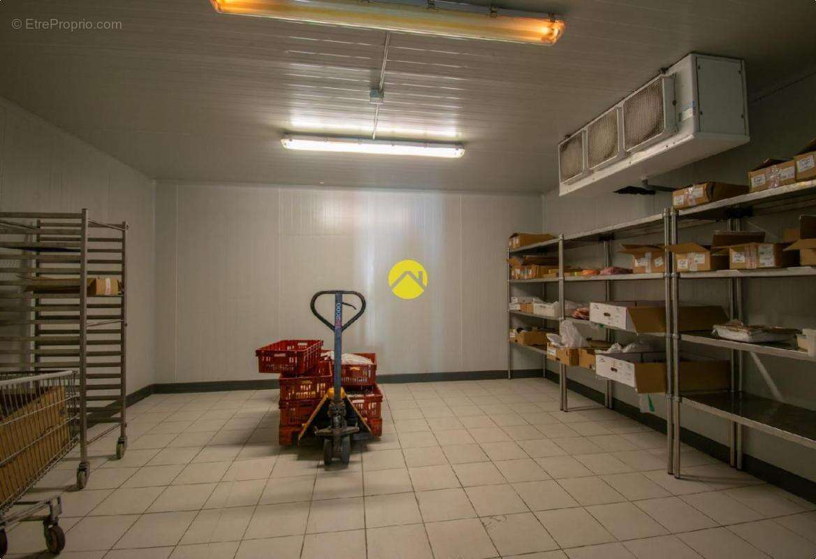Magasin au centre de St-Cyprien - photo 9