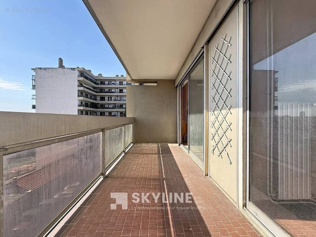 Appartement à MARSEILLE-1E