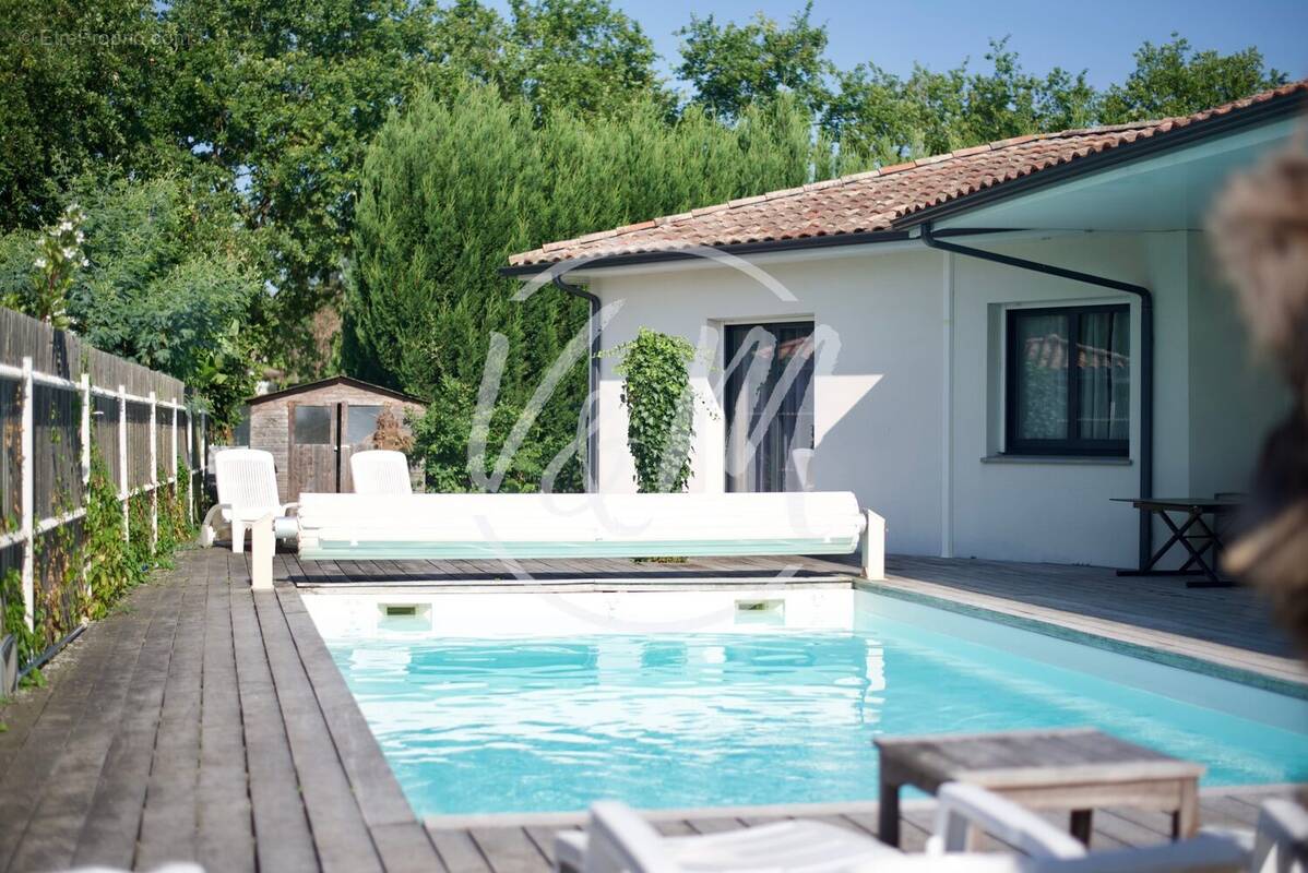 Maison à ARES