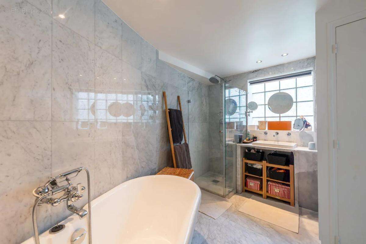 Appartement à SURESNES