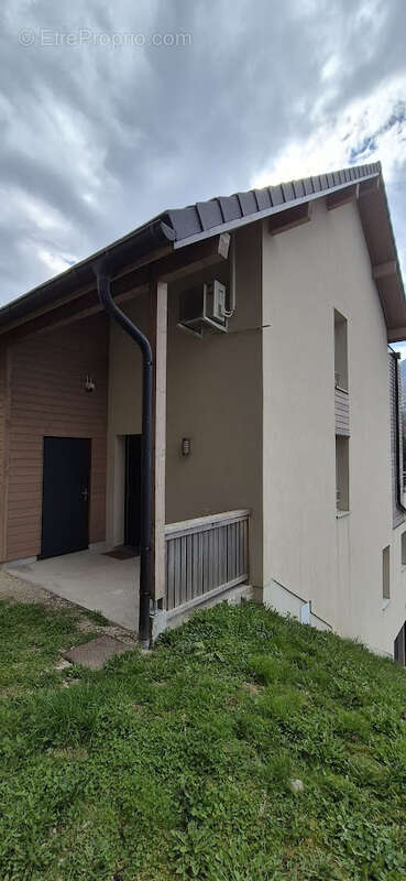 Appartement à SAINT-CASSIN