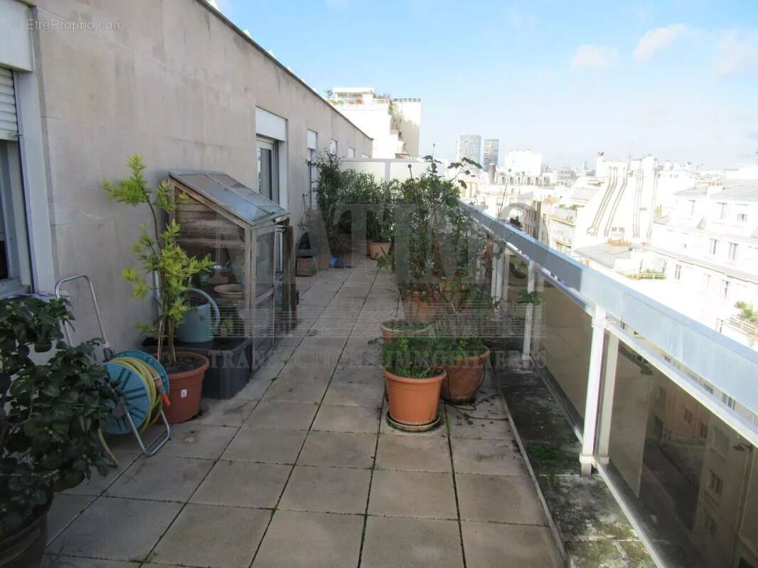 Appartement à PARIS-15E