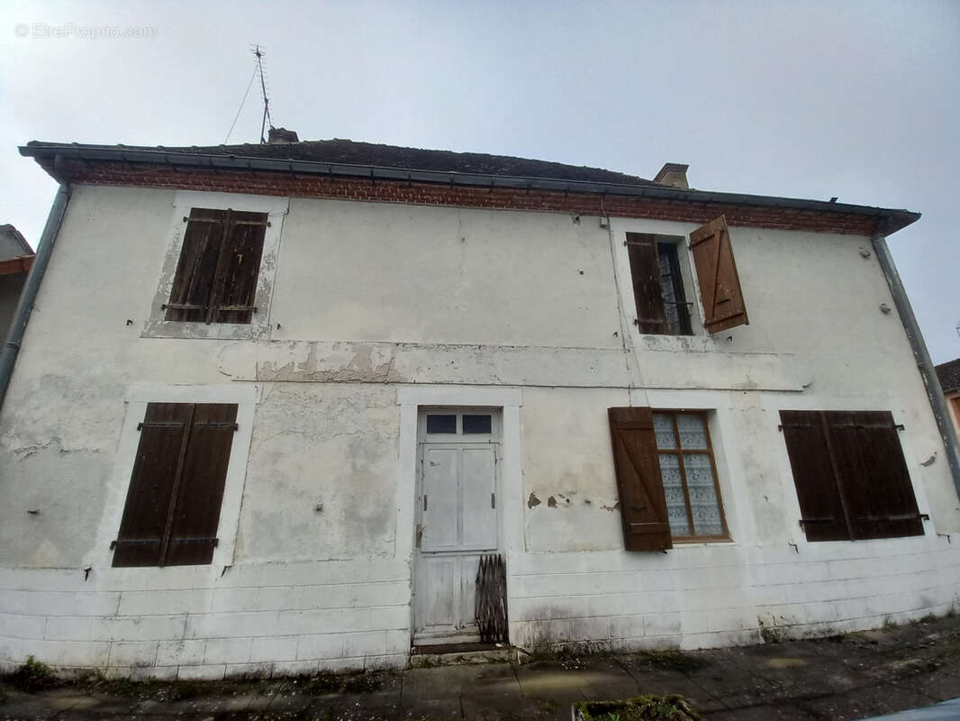 Maison à LA NOCLE-MAULAIX