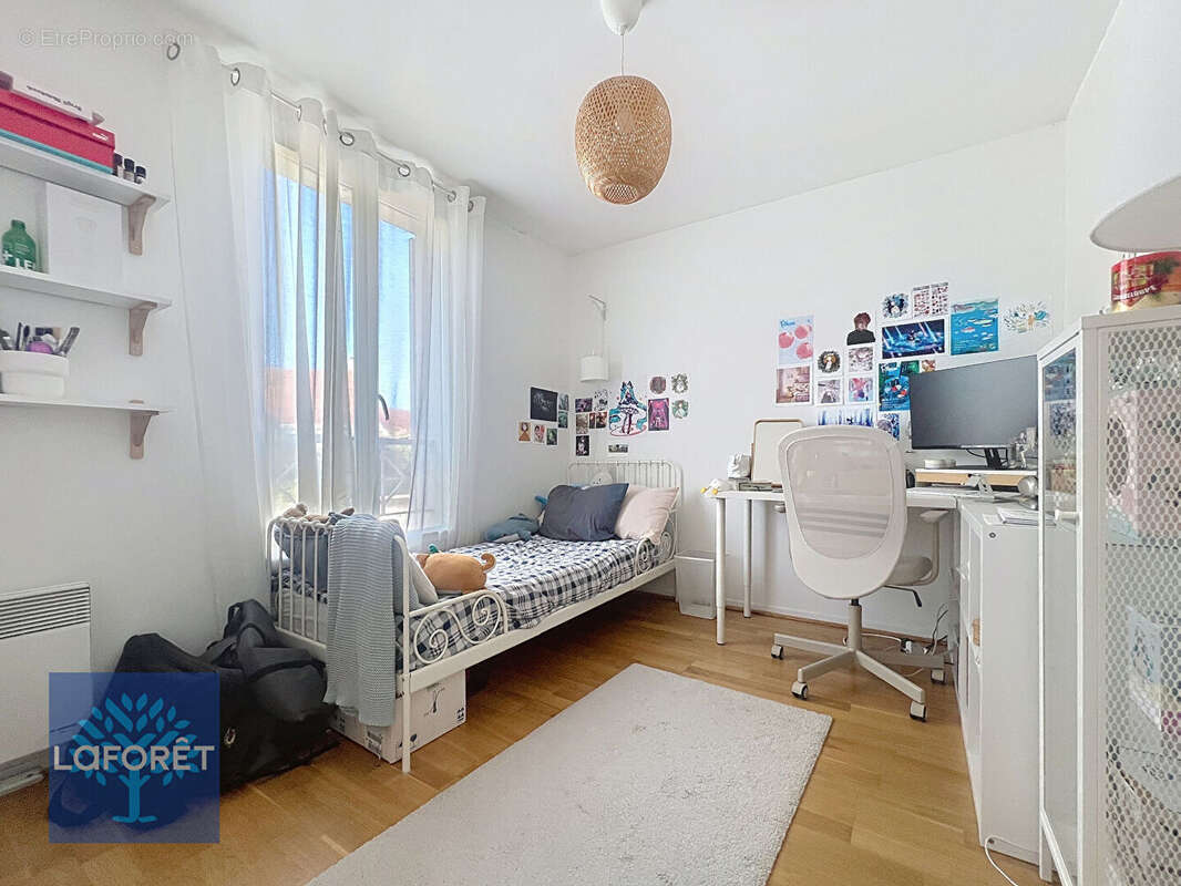 Maison à LE COUDRAY-MONTCEAUX