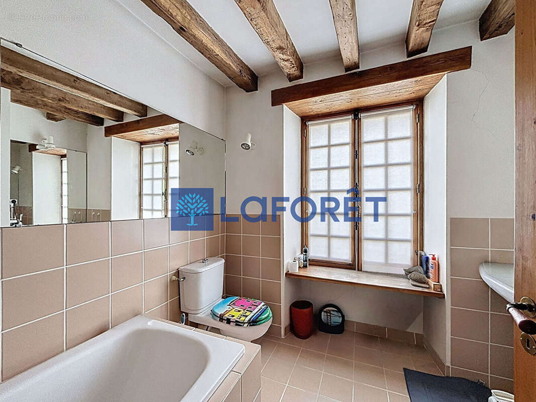 Maison à JUMEAUVILLE