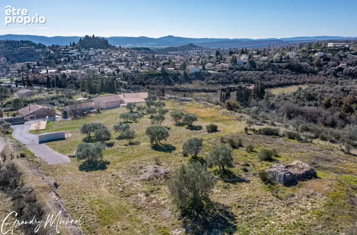 FORCALQUIER (04) – Terrain rare à bâtir, vue dominante & proximité centre, de 2 400,00 m² - photo 3