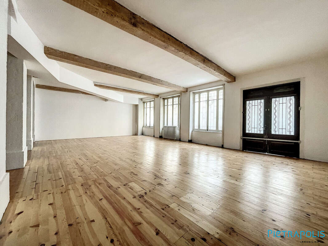 Commerce 207 m² à Tarare  - photo 2