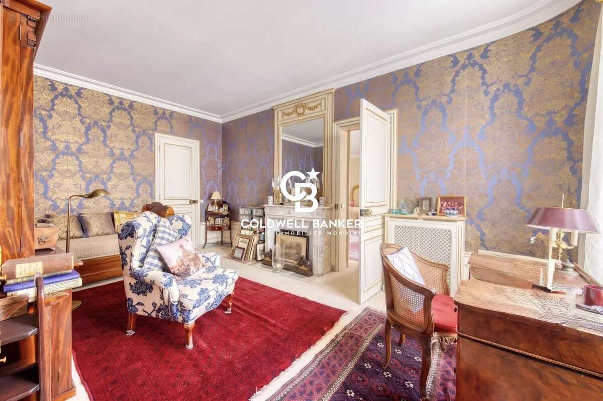 Appartement à PARIS-8E