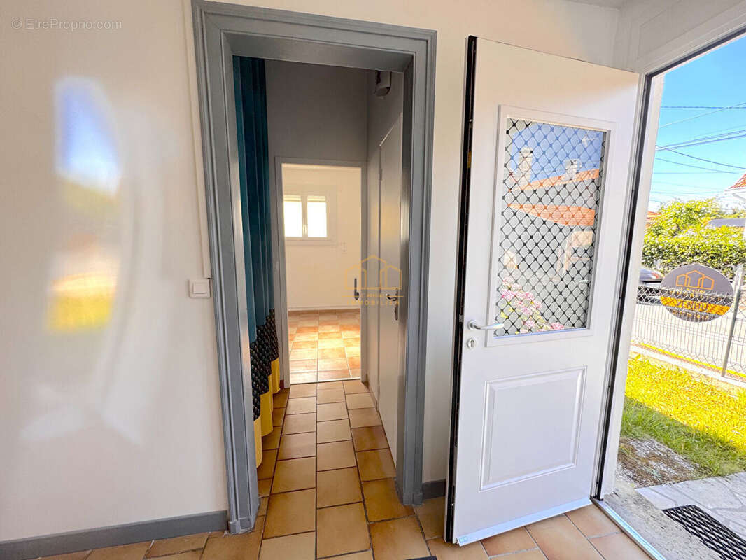 Maison T4 avec dépendance T2 à vendre au centre-ville de Gujan-Mestras - photo 7