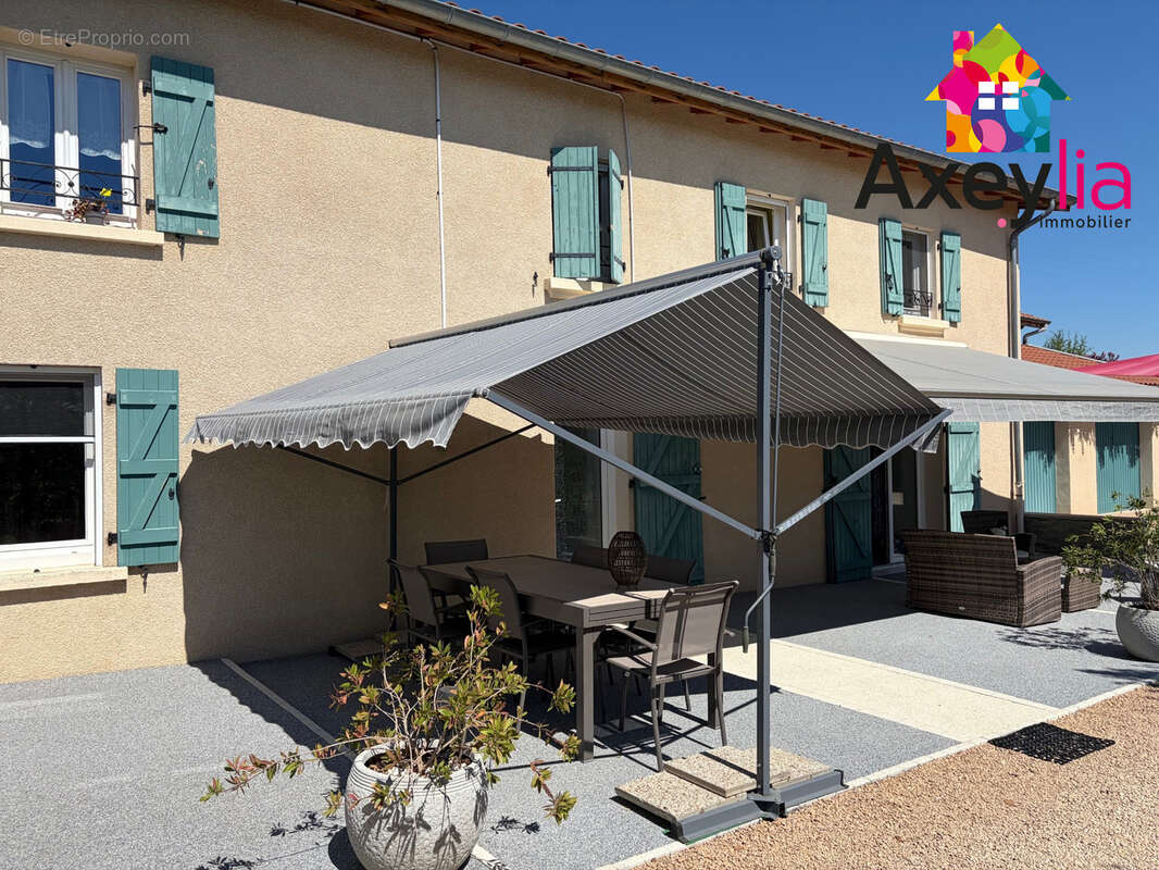 Maison à LA PACAUDIERE