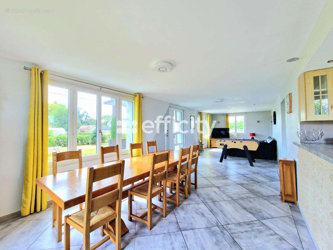 Maison à LA HAYE-DU-PUITS