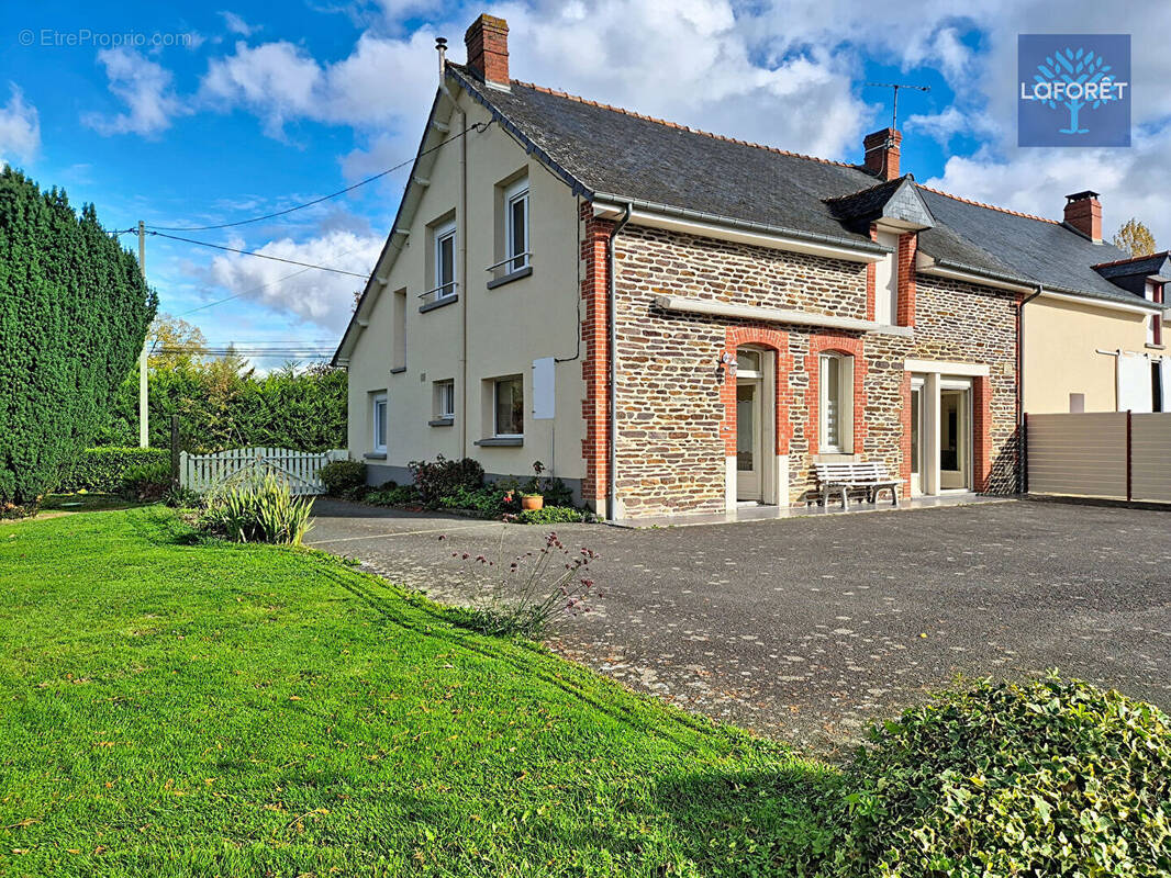 Maison à NOYAL-CHATILLON-SUR-SEICHE