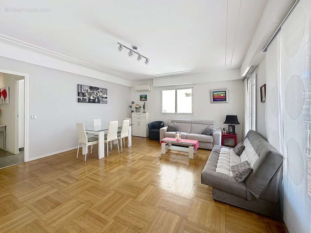 Appartement à LE CANNET