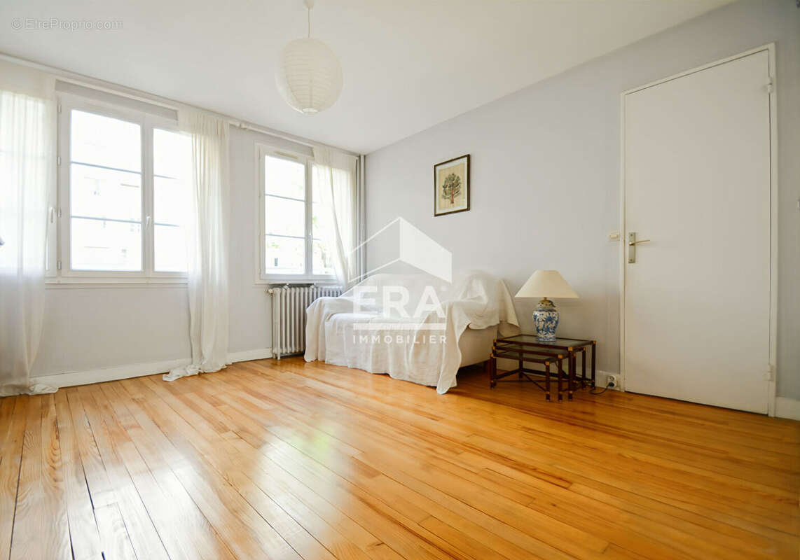 Appartement à ISSY-LES-MOULINEAUX